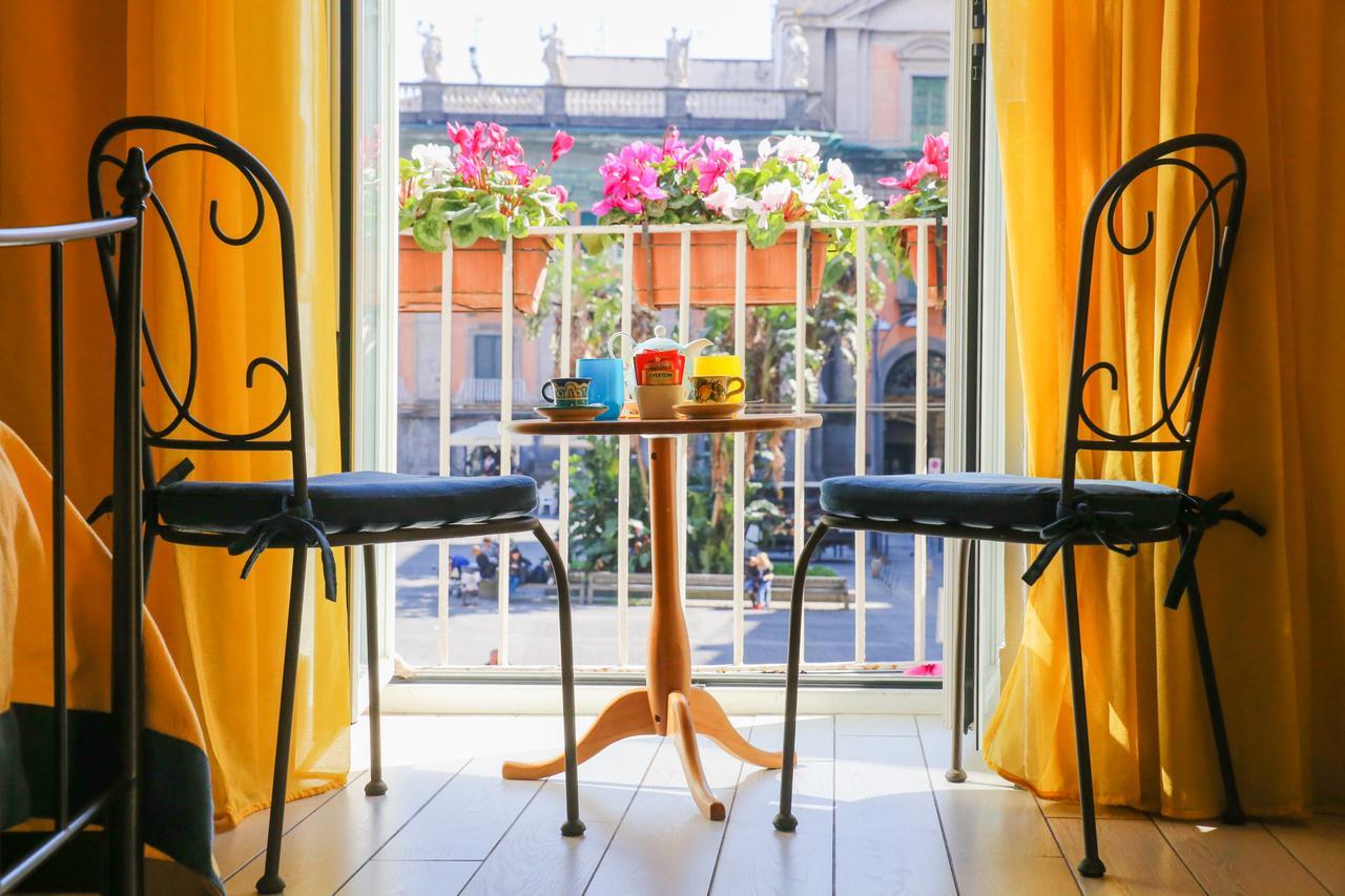 Bed & Breakfast Piazza Dante Наполи Екстериор снимка