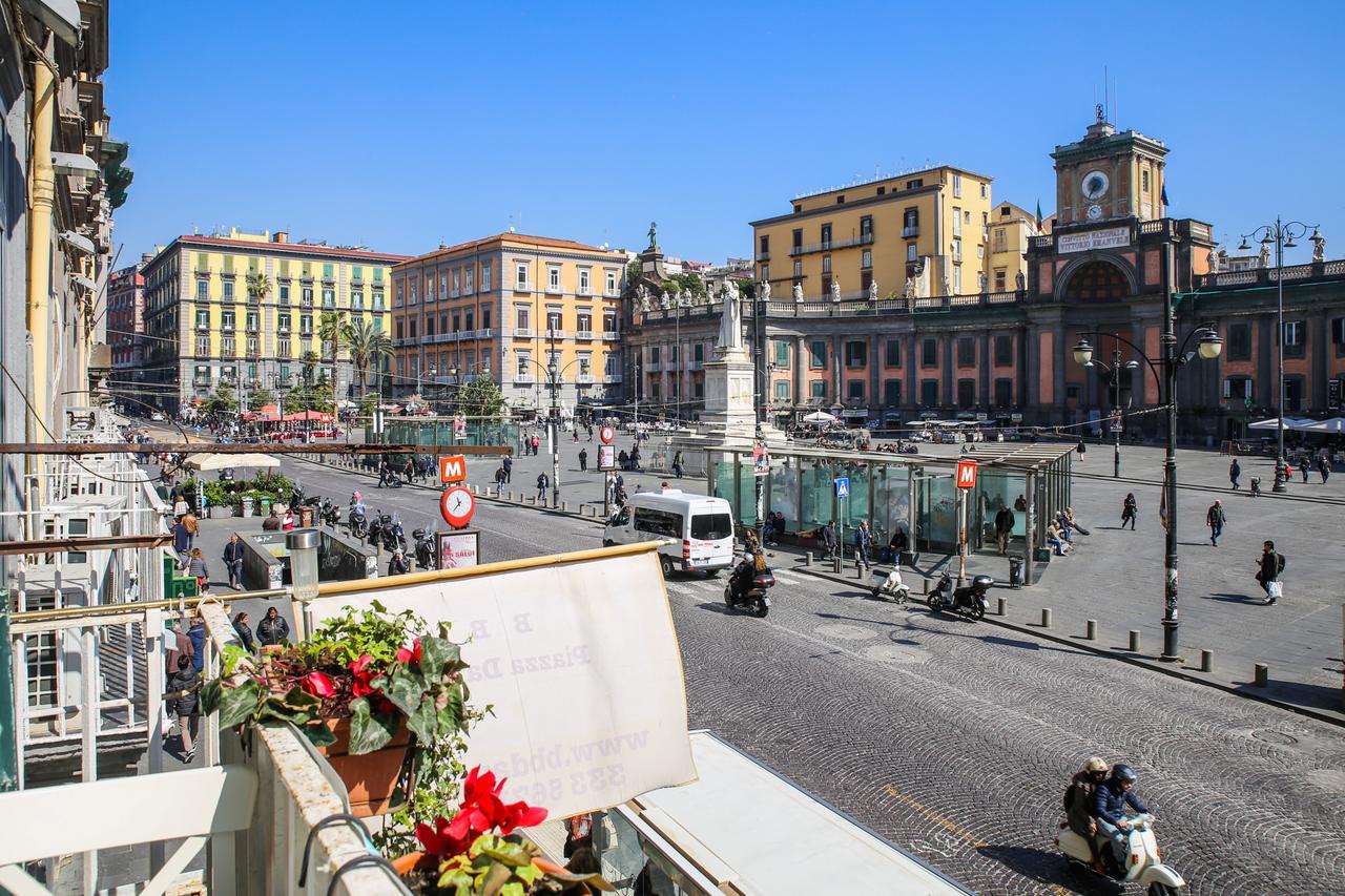 Bed & Breakfast Piazza Dante Наполи Екстериор снимка