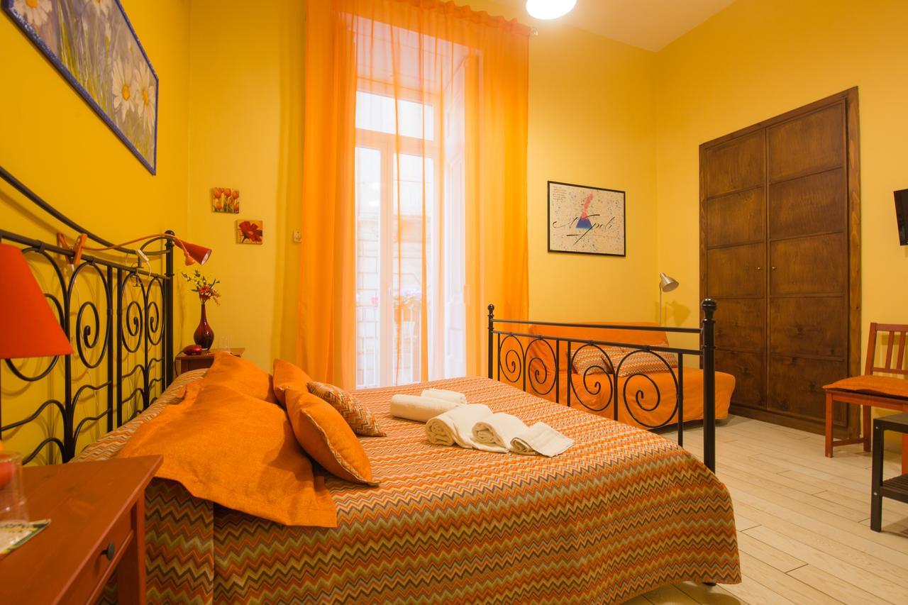Bed & Breakfast Piazza Dante Наполи Екстериор снимка